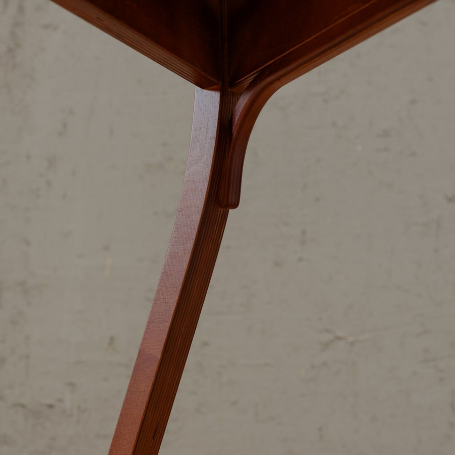 Chowa Chair